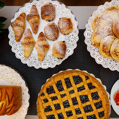 V Collection Piazza Farnese Luxury 4* Рим