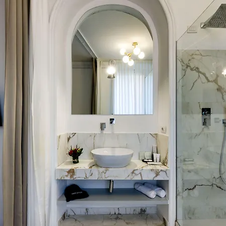 V Collection Piazza Farnese Luxury