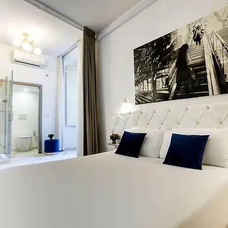 V Collection Piazza Farnese Luxury Рим