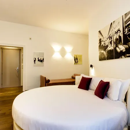 Piazza Farnese Luxury לינה וארוחת בוקר 2*