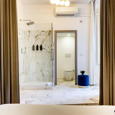 Piazza Farnese Luxury לינה וארוחת בוקר 2*