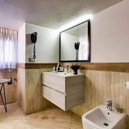 Piazza Farnese Luxury 2* רומא